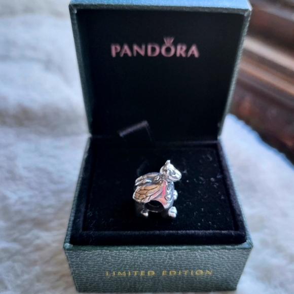 Authentic Pandora Exclusive/Extremely Rare 'Winniper' Charm ✨️ Like New! - Picture 7 of 13